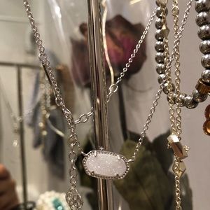 Kendra Scott necklace